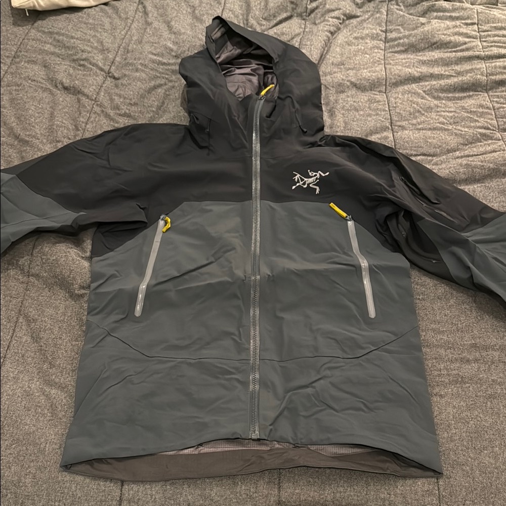 Arc'teryx Men's Gray Hooded Jacket